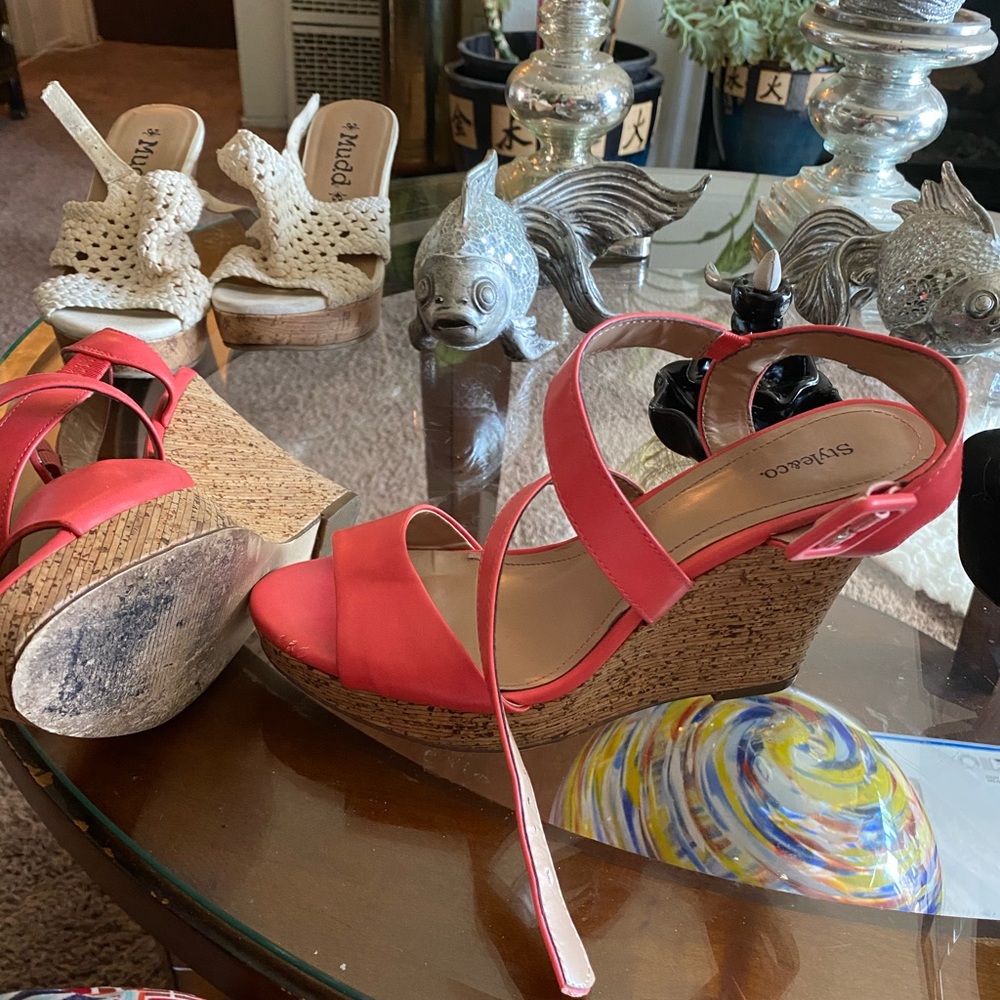 Pink wedges